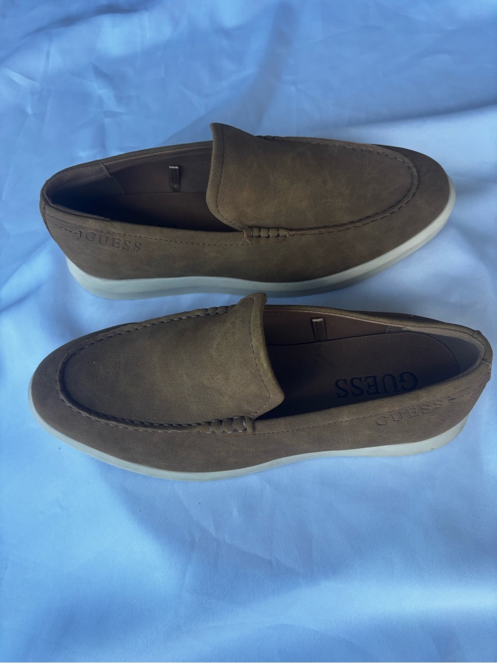Guess Mens 7.5 (US) Beige Suede Loafers Slip On Dress Casual Moc Toe Shoes